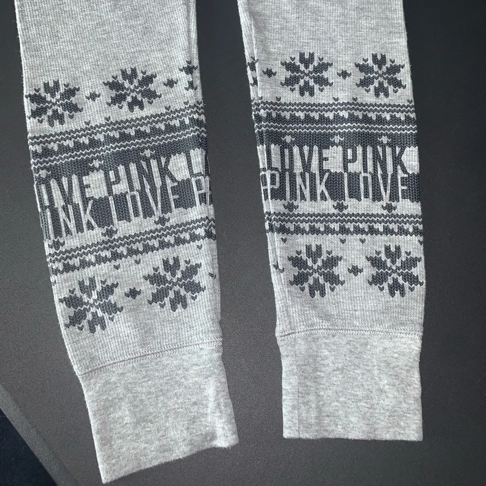 VS Pink waffle knit legging pants rare 😍 - Picture 5 of 10